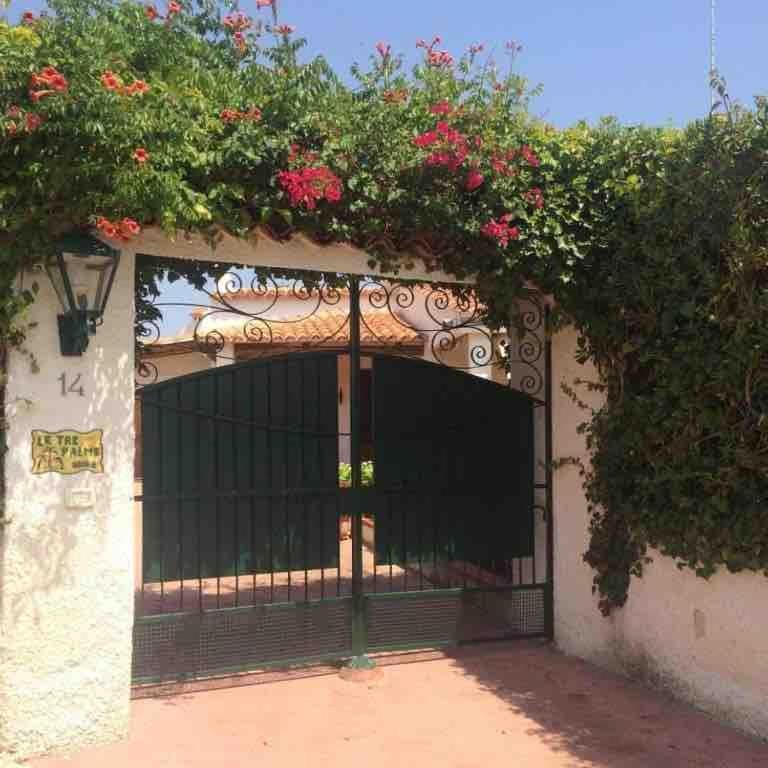 Le Tre Palme Villa Fontane Bianche Bagian luar foto