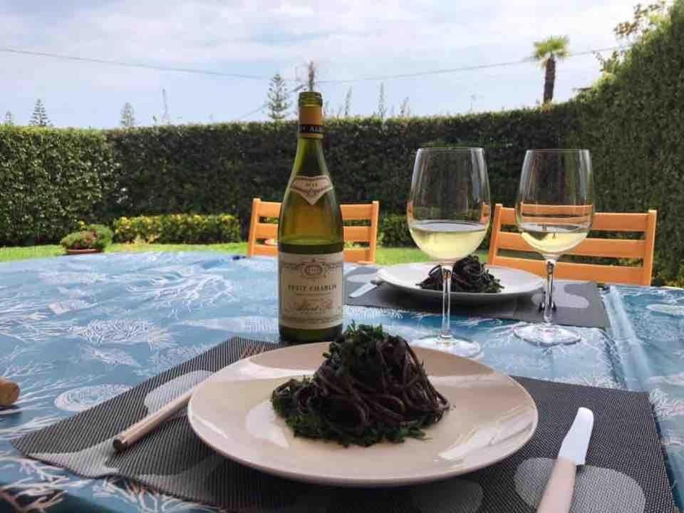 Le Tre Palme Villa Fontane Bianche Bagian luar foto