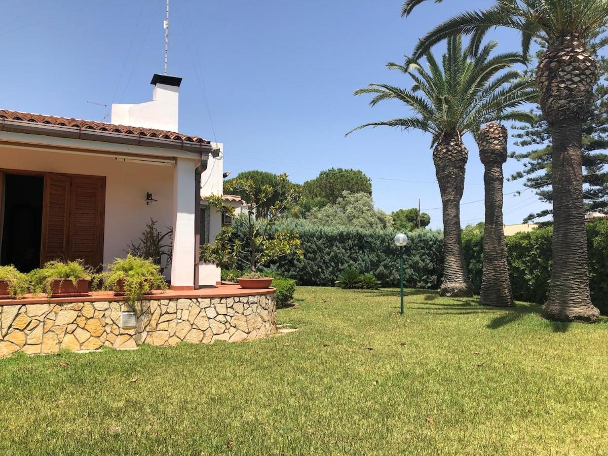 Le Tre Palme Villa Fontane Bianche Bagian luar foto