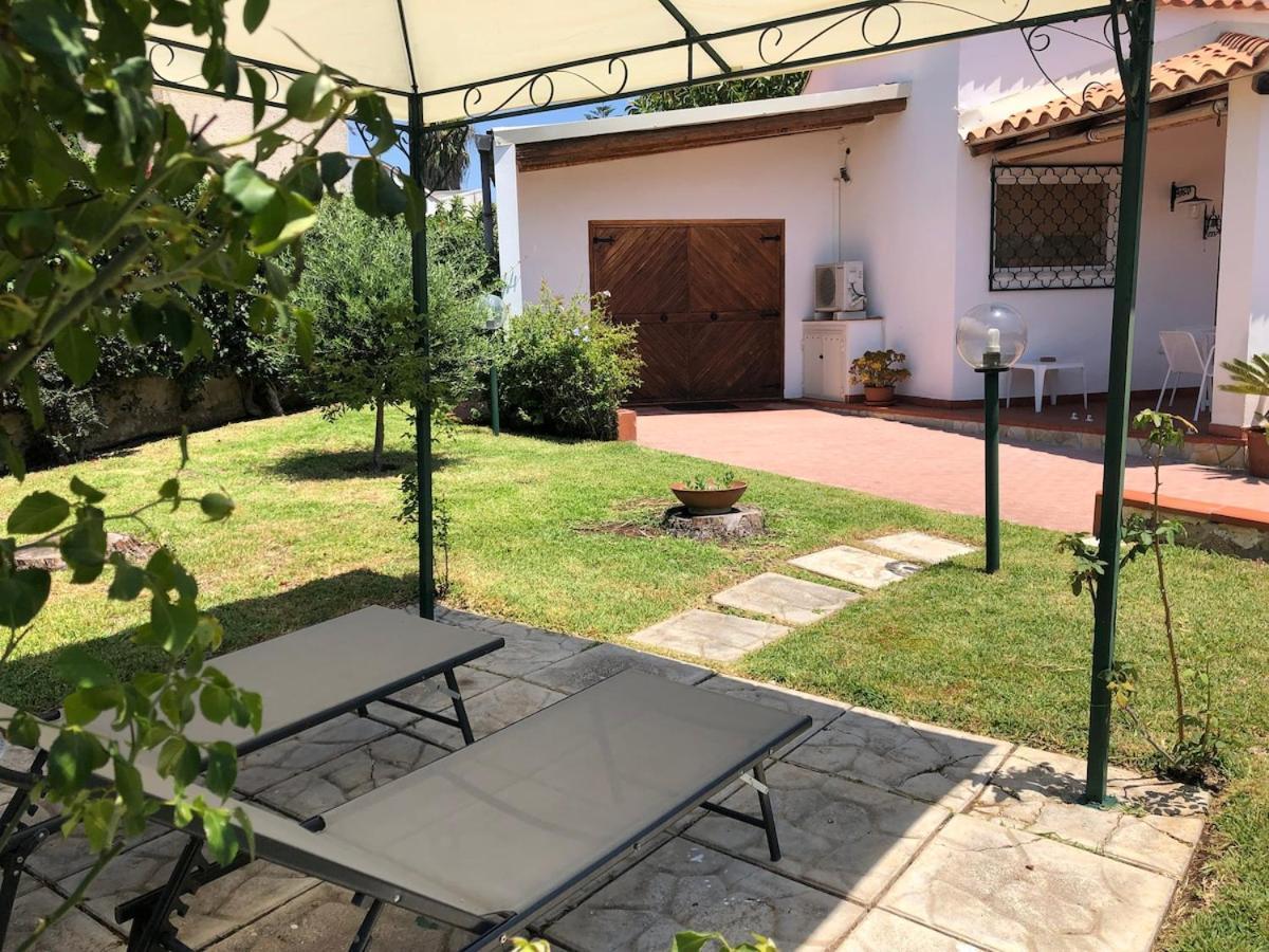 Le Tre Palme Villa Fontane Bianche Bagian luar foto