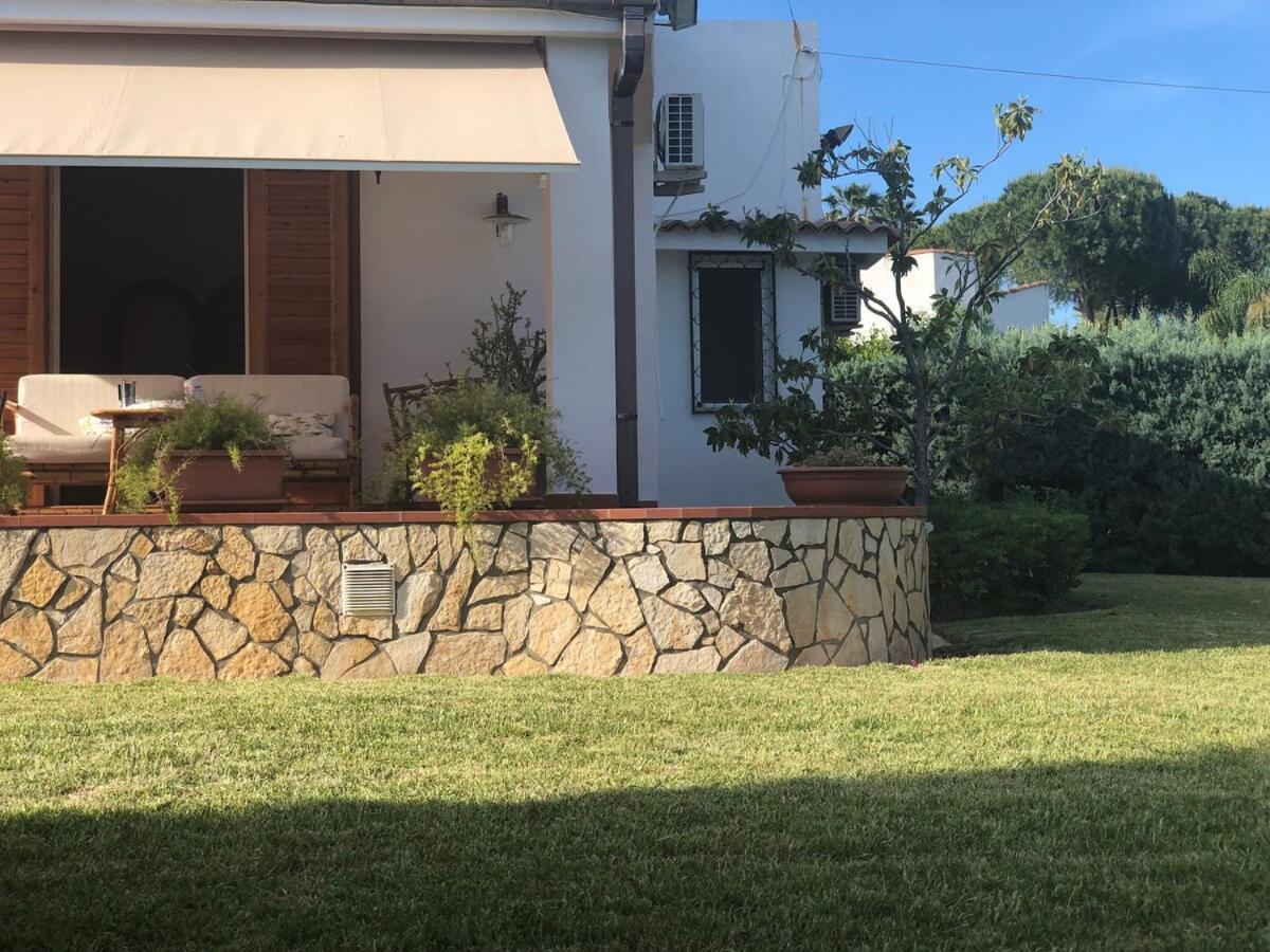 Le Tre Palme Villa Fontane Bianche Bagian luar foto